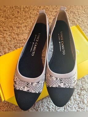 Vince Camuto Black and White Snake-Print Pointed Washable Knit Toe Flats